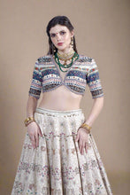 将图片加载到图库查看器,Lehenga Choli