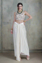 将图片加载到图库查看器,Dhoti Skirt with Cape