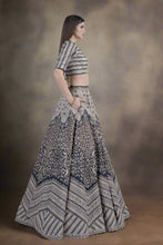 将图片加载到图库查看器,Lehenga Set