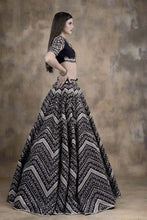 将图片加载到图库查看器,Lehenga Choli