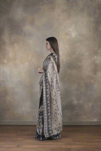 将图片加载到图库查看器,Saree Blouse