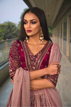 将图片加载到图库查看器,Lehenga Blouse