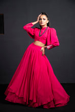 Laden Sie das Bild in den Galerie-Viewer, Skirt Blouse