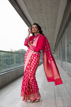 将图片加载到图库查看器,Banarasi Saree