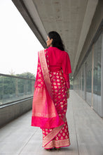 将图片加载到图库查看器,Banarasi Saree