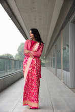 将图片加载到图库查看器,Banarasi Saree