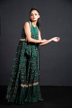 将图片加载到图库查看器,Gharara Jacket Set