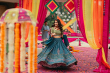 将图片加载到图库查看器,Lehenga Blouse