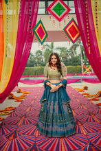 将图片加载到图库查看器,Lehenga Blouse