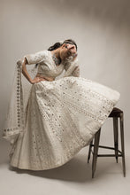将图片加载到图库查看器,Lehenga Choli
