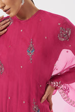 将图片加载到图库查看器,Short Anarkali Cape