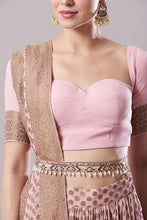 将图片加载到图库查看器,Stitched Saree