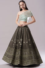 将图片加载到图库查看器,Lehenga