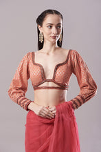 将图片加载到图库查看器,Stitched Saree