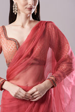 将图片加载到图库查看器,Stitched Saree