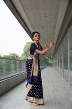 将图片加载到图库查看器,Banarasi Saree