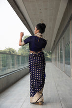 将图片加载到图库查看器,Banarasi Saree
