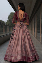 将图片加载到图库查看器,Lehenga Blouse
