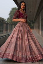 将图片加载到图库查看器,Lehenga Blouse