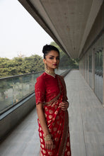将图片加载到图库查看器,Banarasi Saree