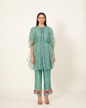 将图片加载到图库查看器,Cape Kurta Set