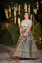 将图片加载到图库查看器,Lehenga Blouse