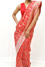 Laden Sie das Bild in den Galerie-Viewer, Banarasi Saree
