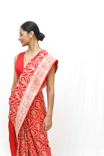 Laden Sie das Bild in den Galerie-Viewer, Banarasi Saree
