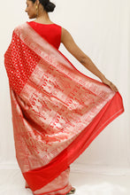 Laden Sie das Bild in den Galerie-Viewer, Banarasi Saree
