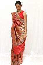 Laden Sie das Bild in den Galerie-Viewer, Banarasi Saree
