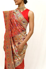 Laden Sie das Bild in den Galerie-Viewer, Banarasi Saree
